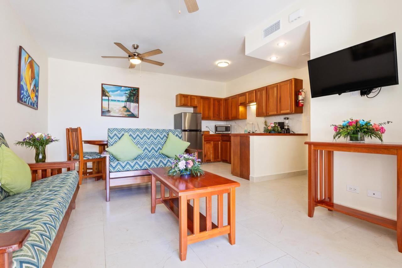 SunBreeze Suites San Pedro  Exterior foto