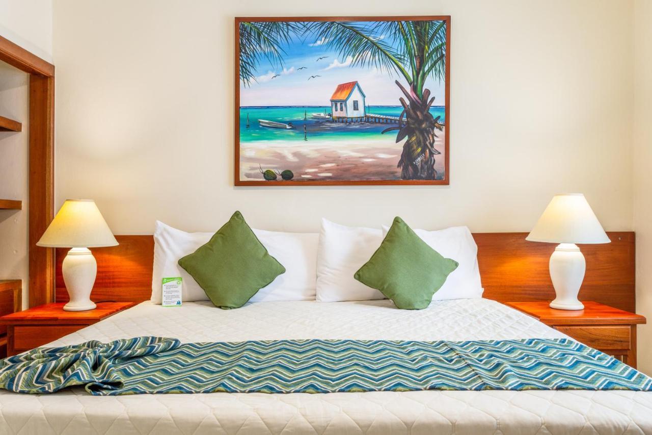 SunBreeze Suites San Pedro  Exterior foto