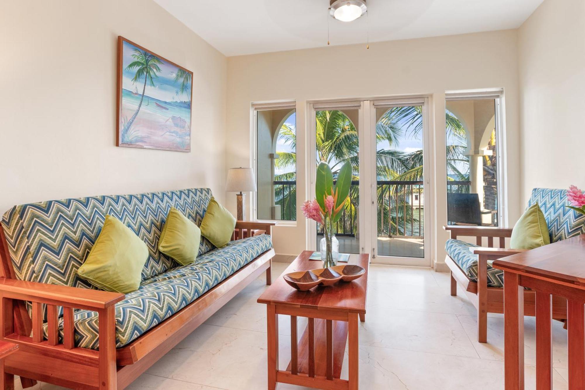 SunBreeze Suites San Pedro  Exterior foto